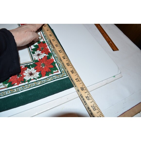 Vtg Made in Brazil SUNWEAVE Christmas Poinsettia Cotton Dinner Napkins 8 pc new - Picture 8 of 12